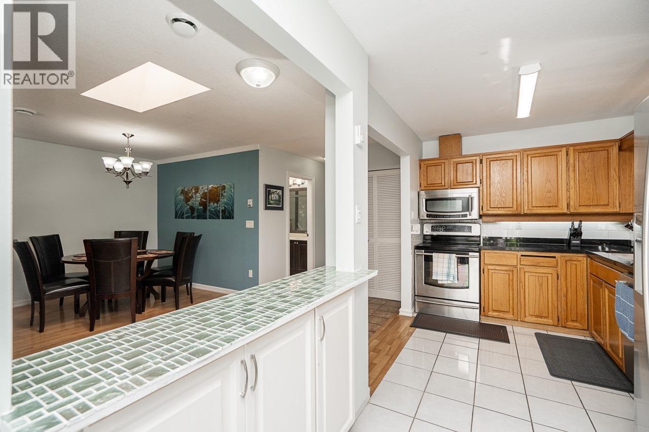 6094 Walker Avenue, Burnaby, British Columbia  V5E 3B4 - Photo 13 - R3098216