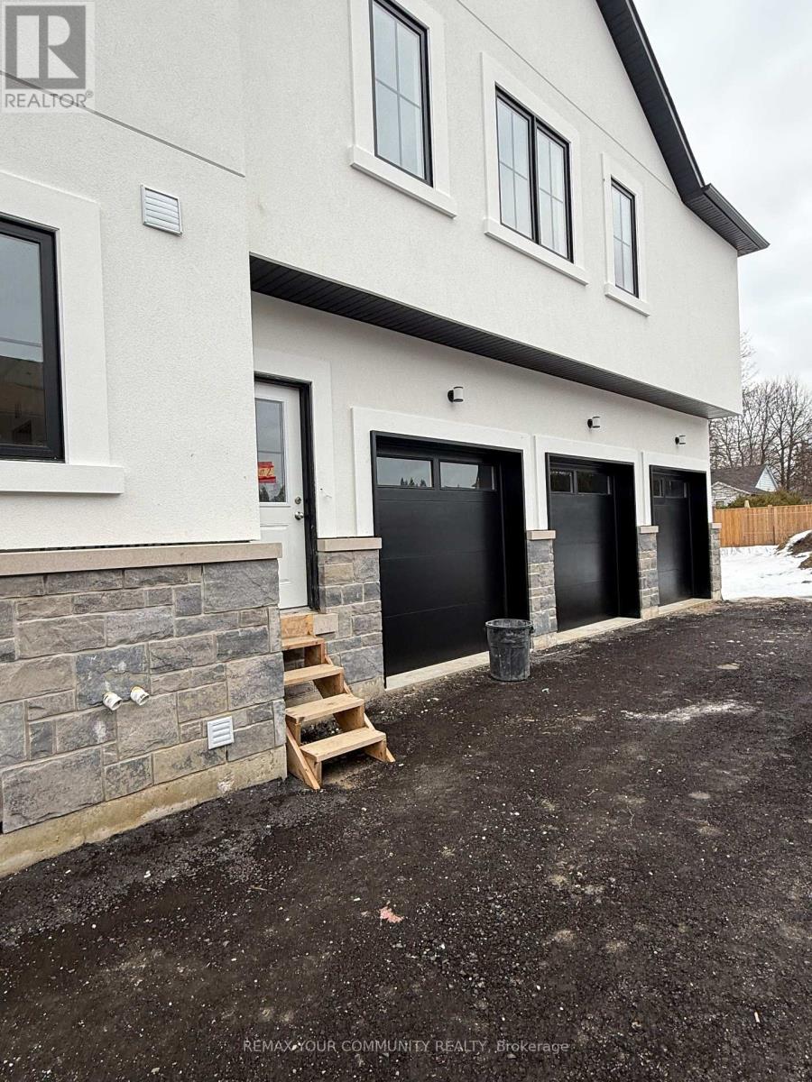 2 - 19 Cousins Drive, Aurora (Aurora Village), Ontario  L4G 1B2 - Photo 3 - N12867896