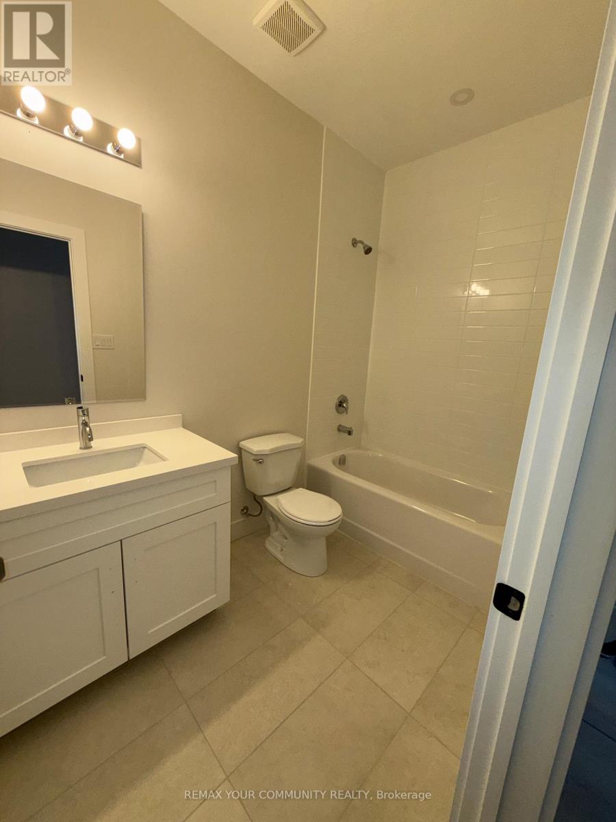 2 - 19 Cousins Drive, Aurora (Aurora Village), Ontario  L4G 1B2 - Photo 4 - N12867896