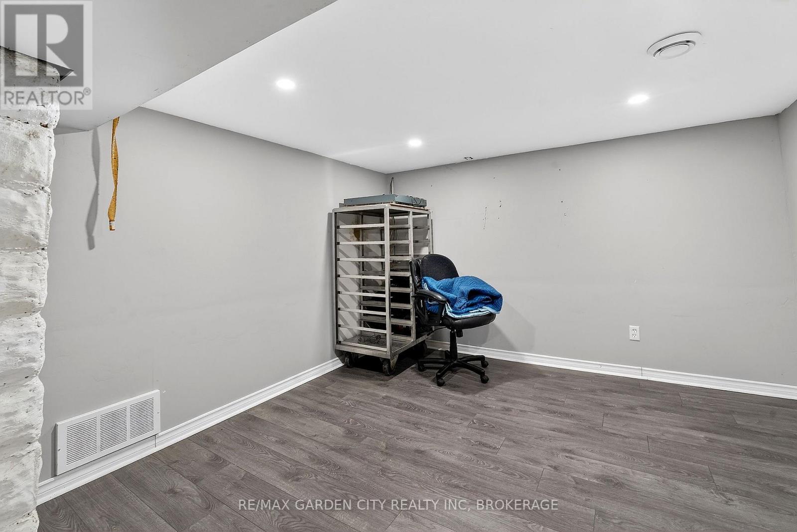 16 Walnut Street, Welland, Ontario  L3C 1E9 - Photo 27 - X12833052