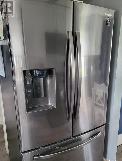 16 Walnut Street, Welland, Ontario  L3C 1E9 - Photo 9 - X12833052