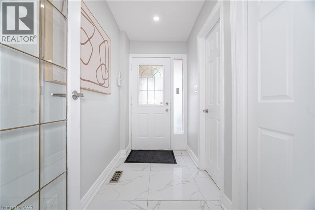 3525 Brandon Gate Drive Unit# 65, Mississauga, Ontario  L4T 3M3 - Photo 4 - 40799233