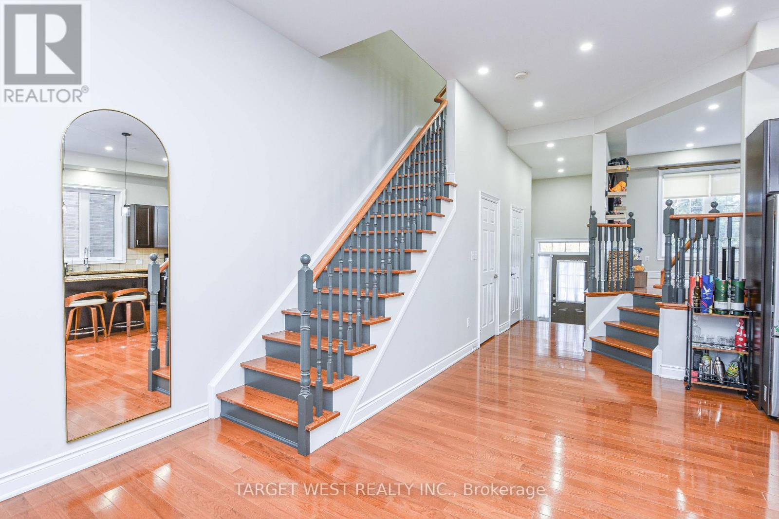 87 Park Street W, Mississauga (Port Credit), Ontario  L5H 1L2 - Photo 4 - W12867770