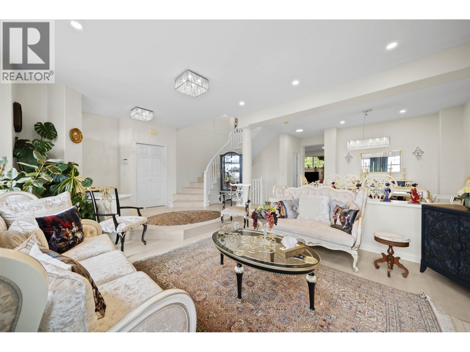 124 2979 Panorama Drive, Coquitlam, British Columbia  V3E 2W8 - Photo 2 - R3098198