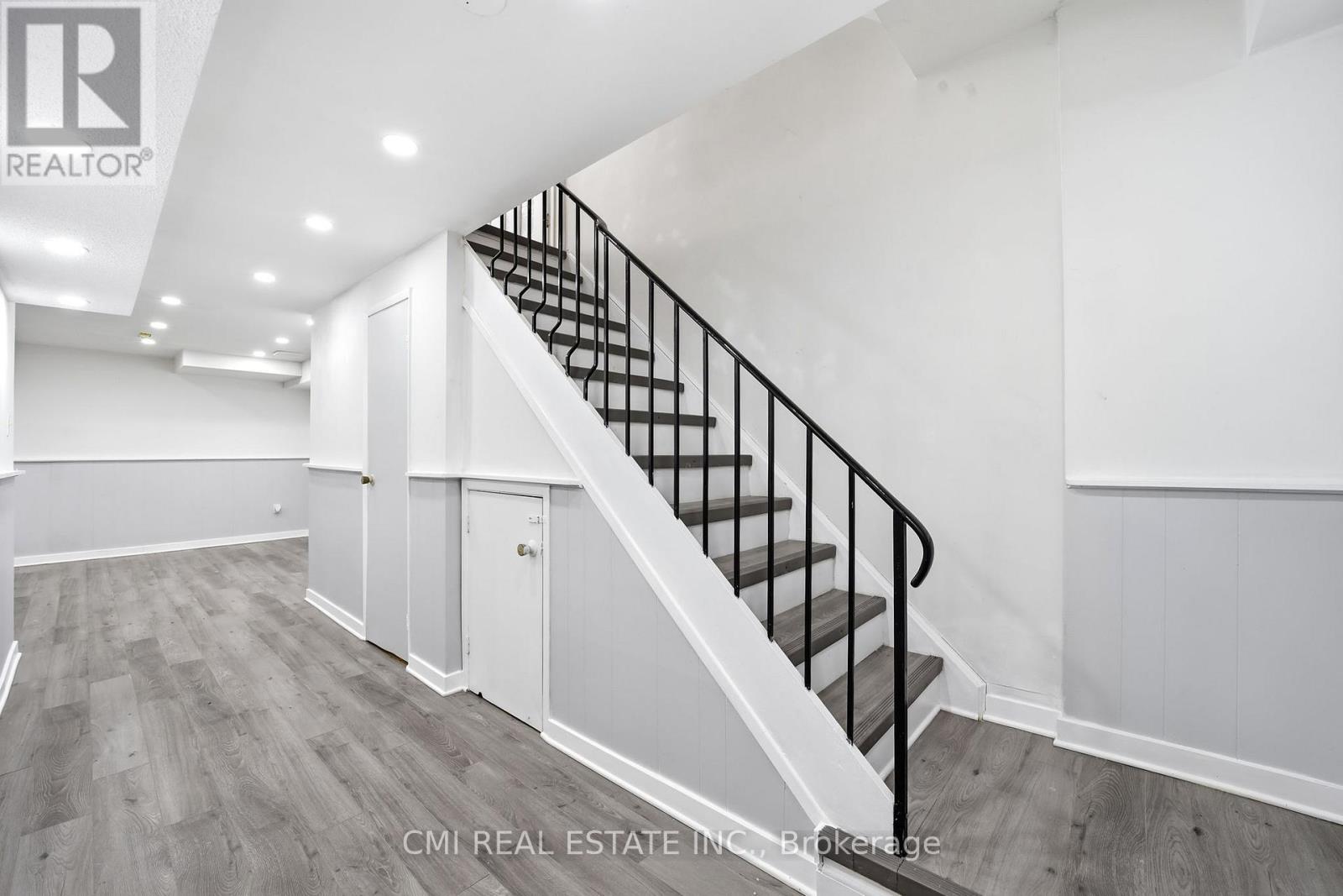 116 - 1538 Lancaster Drive, Oakville, Ontario  L6H 2Z3 - Photo 34 - W12867790