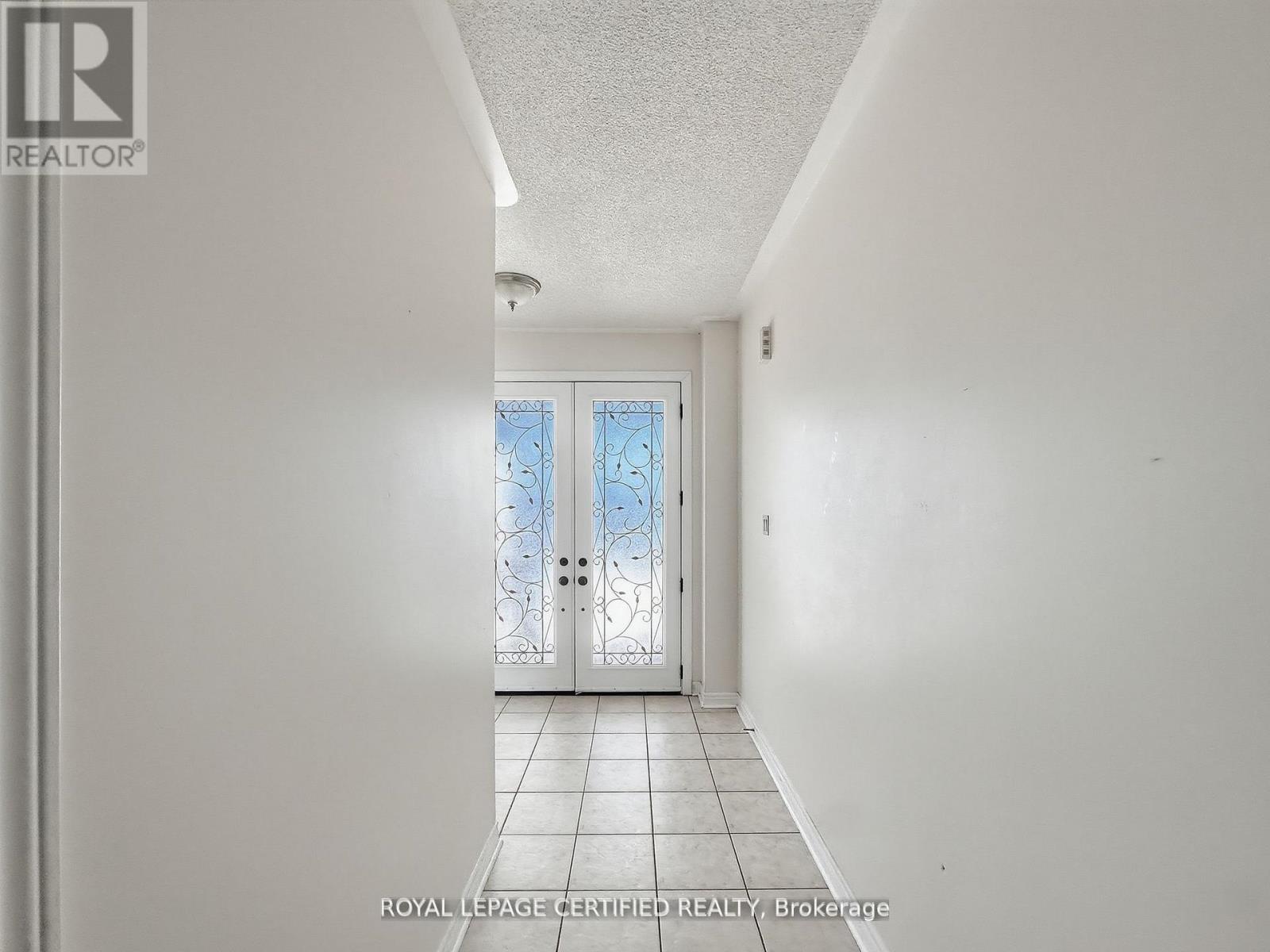 45 Alice Springs Crescent, Brampton, Ontario  L6X 0R7 - Photo 2 - W12867796