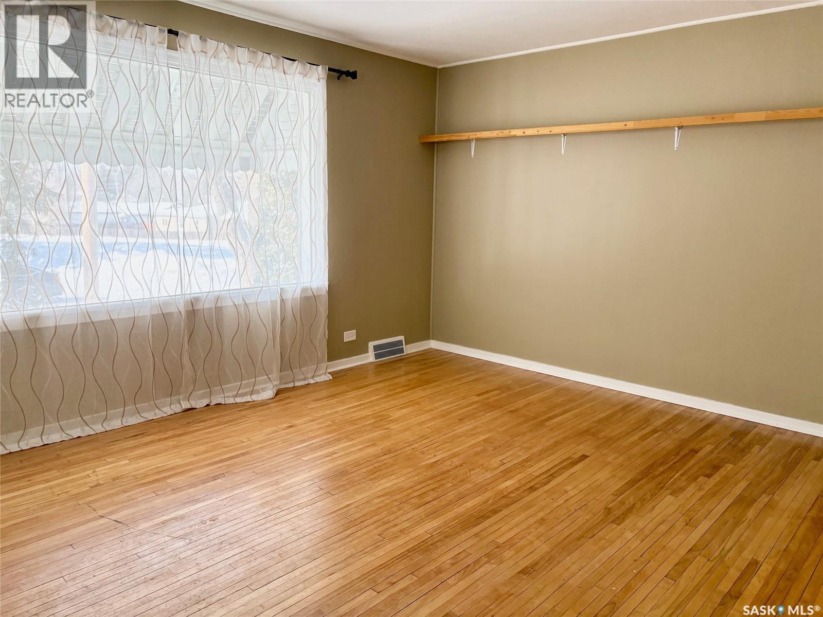 113 Laurier Avenue, Yorkton, Saskatchewan  S3N 1V1 - Photo 9 - SK030095