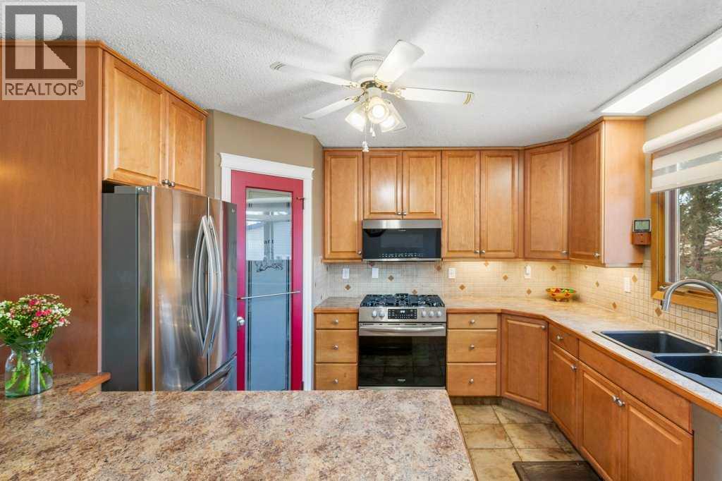 1417 Mccrimmon Drive, Carstairs, Alberta  T0M 0N0 - Photo 6 - A2290241