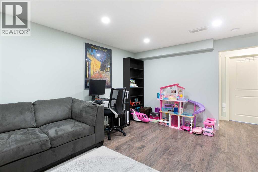 1074 Panatella Boulevard Nw, Calgary, Alberta  T3K 0L2 - Photo 26 - A2290705