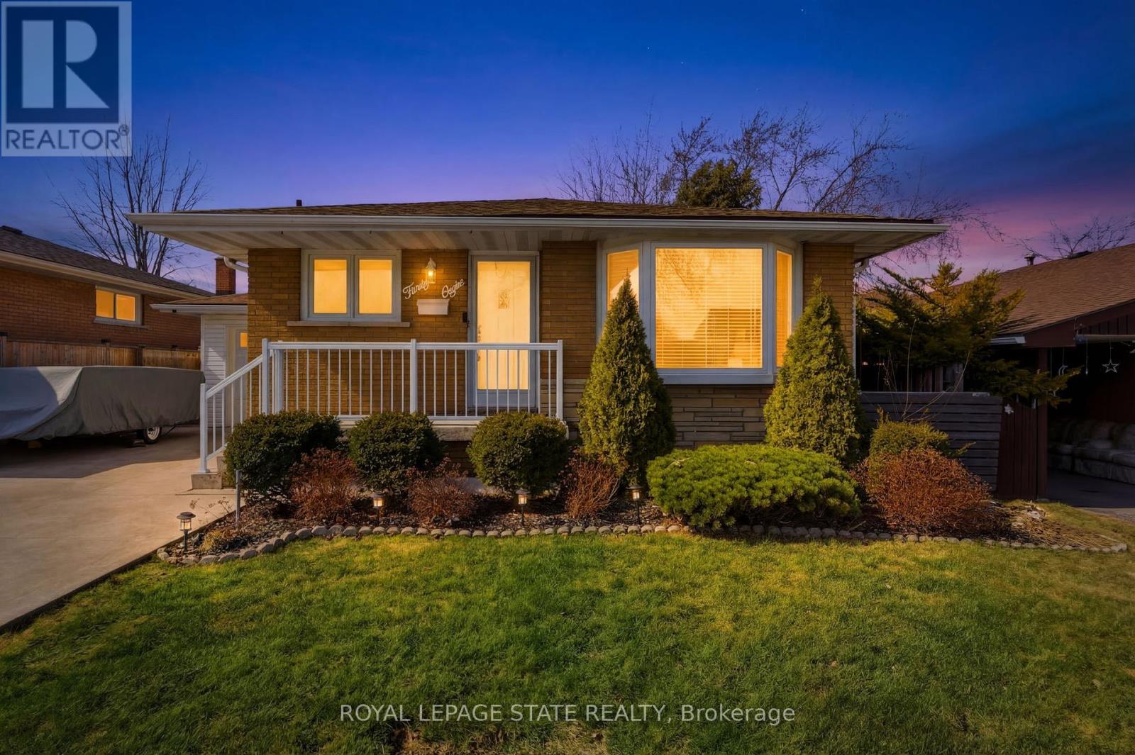 48 Champlain Avenue, Hamilton, Ontario  L8G 2H7 - Photo 2 - X12867804