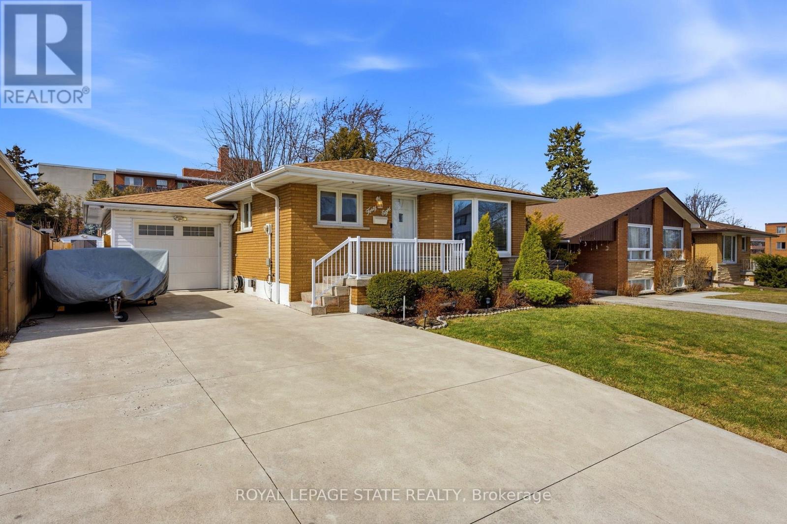 48 Champlain Avenue, Hamilton, Ontario  L8G 2H7 - Photo 3 - X12867804