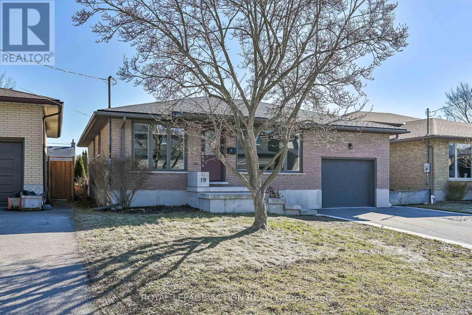 19 Cumberland Street, Brantford, Ontario  N3S 7J6 - Photo 2 - X12867852