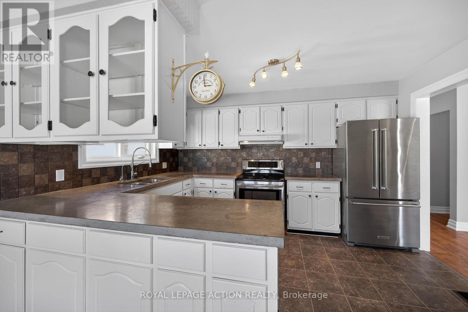 19 Cumberland Street, Brantford, Ontario  N3S 7J6 - Photo 7 - X12867852