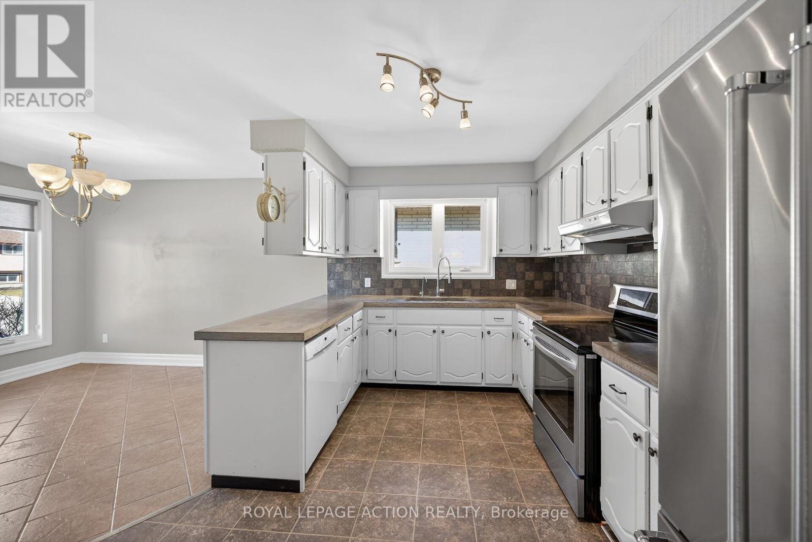 19 Cumberland Street, Brantford, Ontario  N3S 7J6 - Photo 8 - X12867852