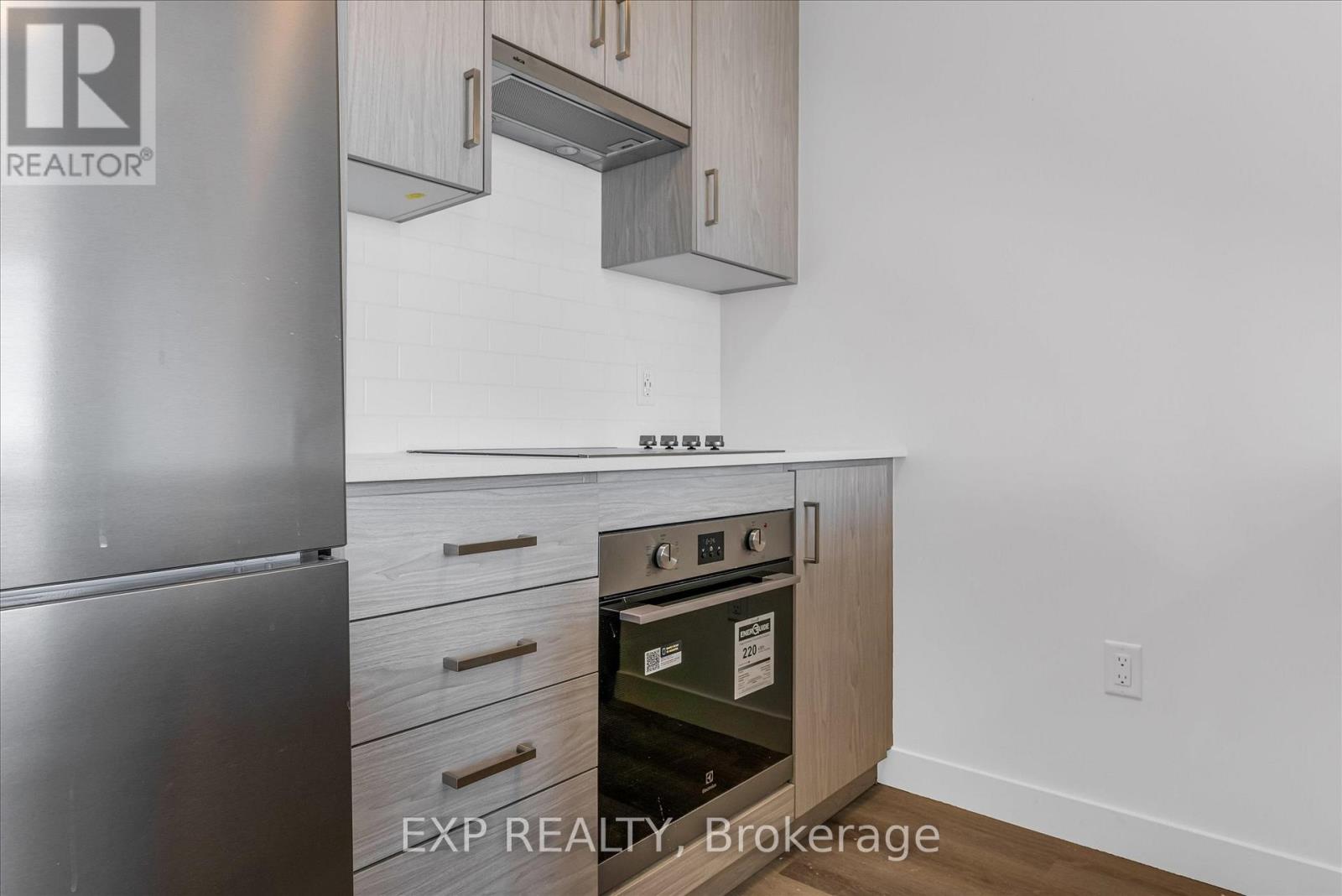 906 - 461 Green Road, Hamilton, Ontario  L8E 0L5 - Photo 5 - X12867860