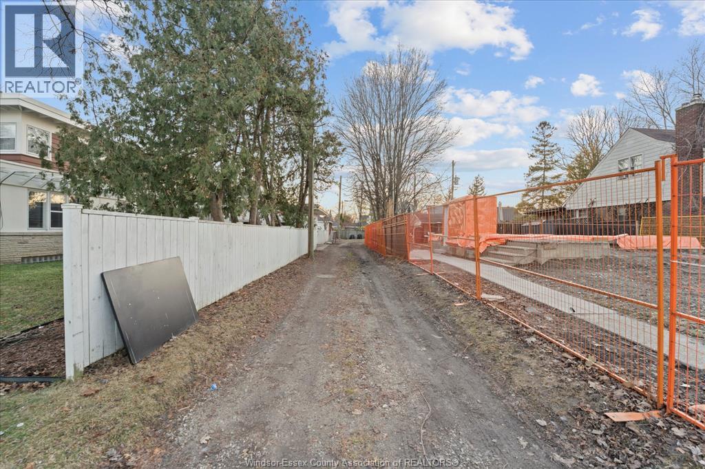 2383 Moy Avenue, Windsor, Ontario  N8W 2M9 - Photo 12 - 26005043
