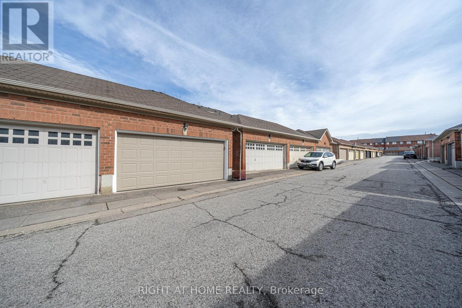 47 Davos Road, Vaughan (Vellore Village), Ontario  L4H 2Y1 - Photo 44 - N12865468