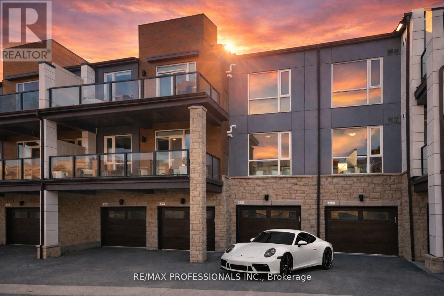 208 - 2393 Bronte Road, Oakville, Ontario  L6M 1P5 - Photo 1 - W12866294