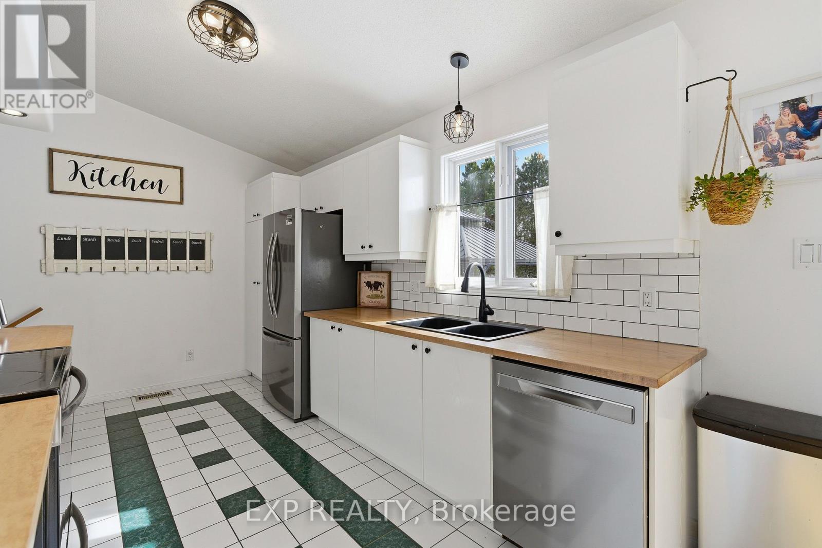 2174 Lemery Street, Clarence-Rockland, Ontario  K0A 1E0 - Photo 11 - X12853532