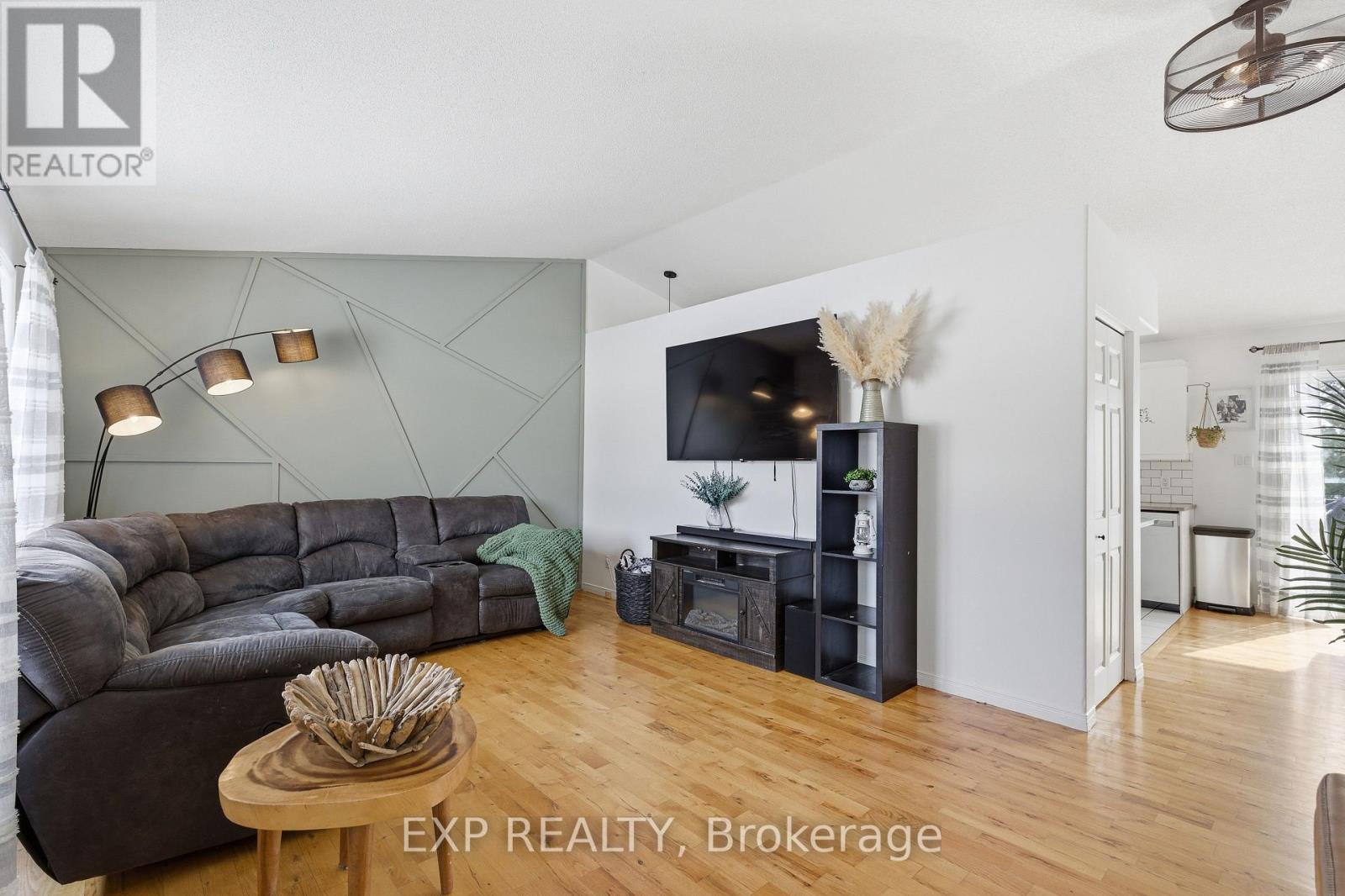 2174 Lemery Street, Clarence-Rockland, Ontario  K0A 1E0 - Photo 7 - X12853532