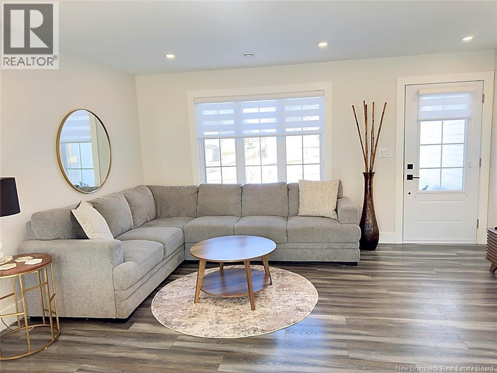 109 Rue Doiron, Dieppe, New Brunswick  E1A 0X9 - Photo 2 - NB132353