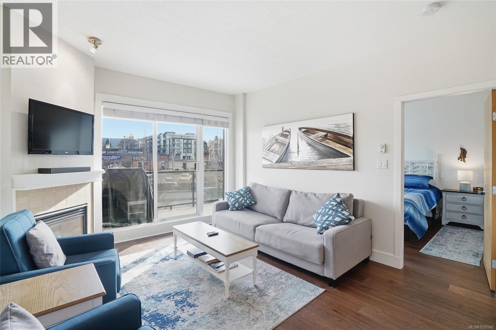 305 194 Beachside Dr, Parksville, British Columbia  V9P 0B1 - Photo 2 - 1028342