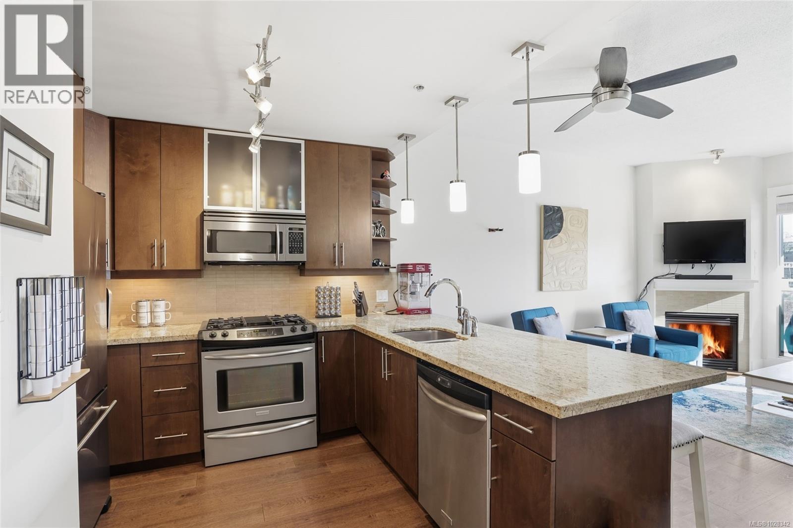 305 194 Beachside Dr, Parksville, British Columbia  V9P 0B1 - Photo 4 - 1028342