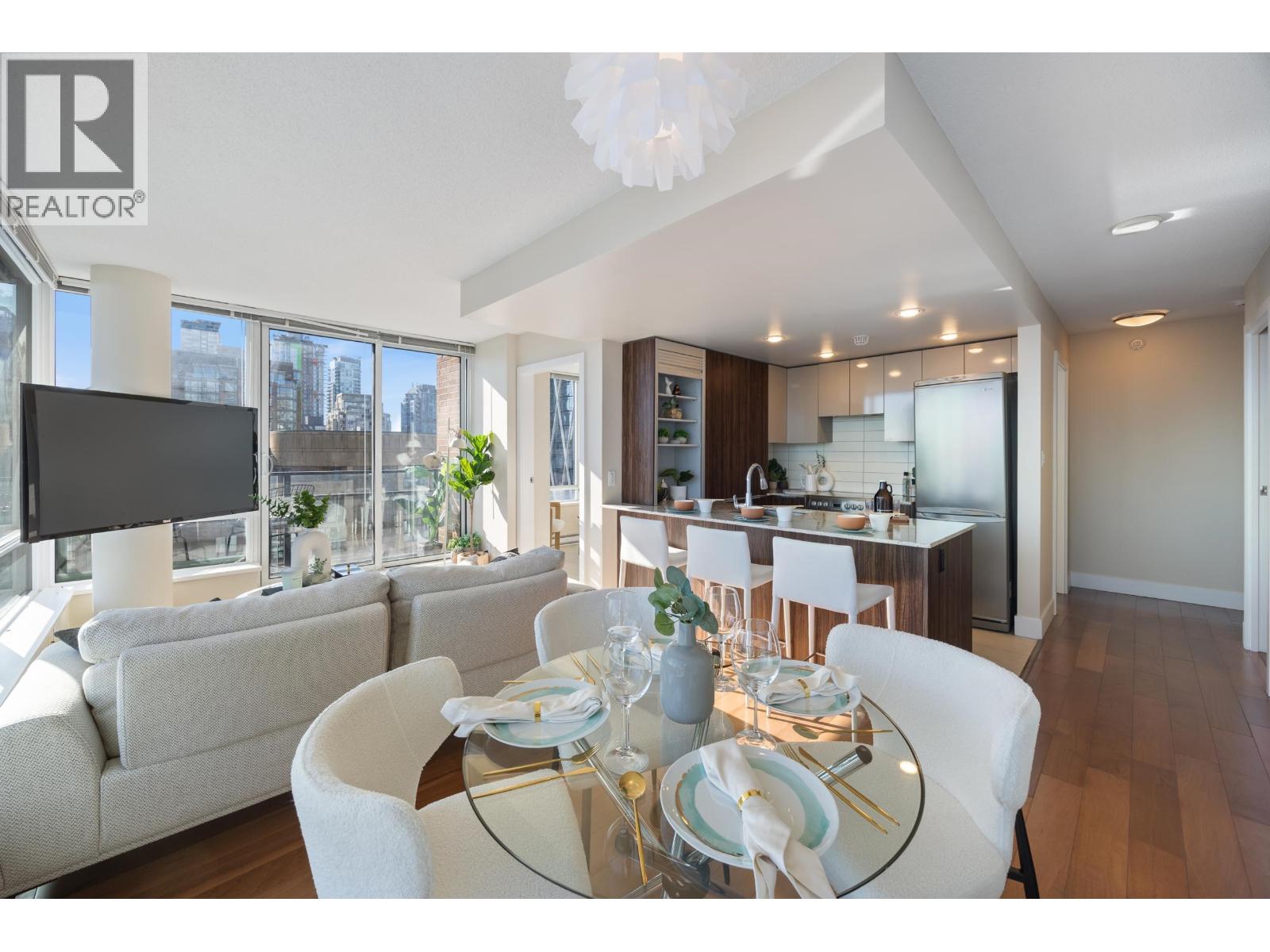 1801 1088 Richards Street, Vancouver, British Columbia  V6B 0J8 - Photo 2 - R3094599