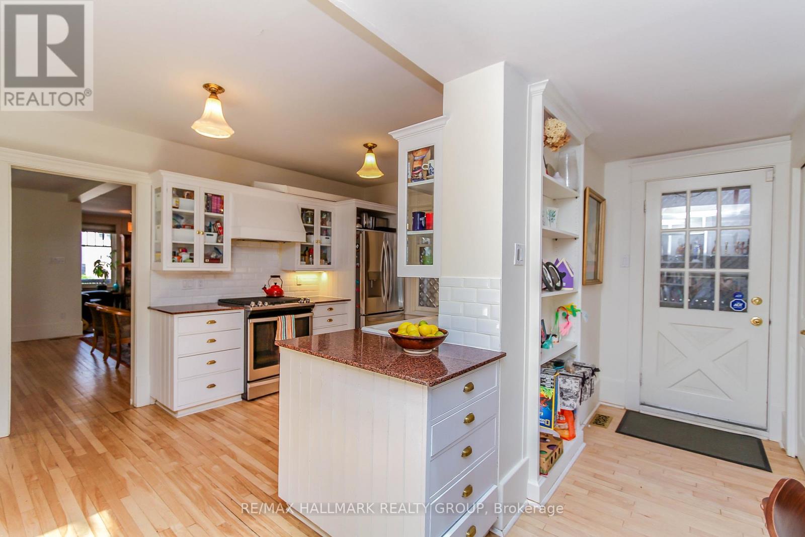 36 Rockwood Street, Ottawa, Ontario  K1N 8L7 - Photo 11 - X12868102