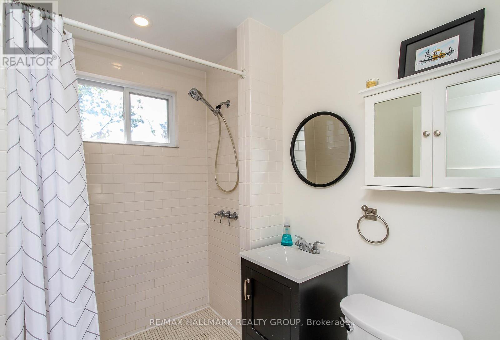 36 Rockwood Street, Ottawa, Ontario  K1N 8L7 - Photo 24 - X12868102