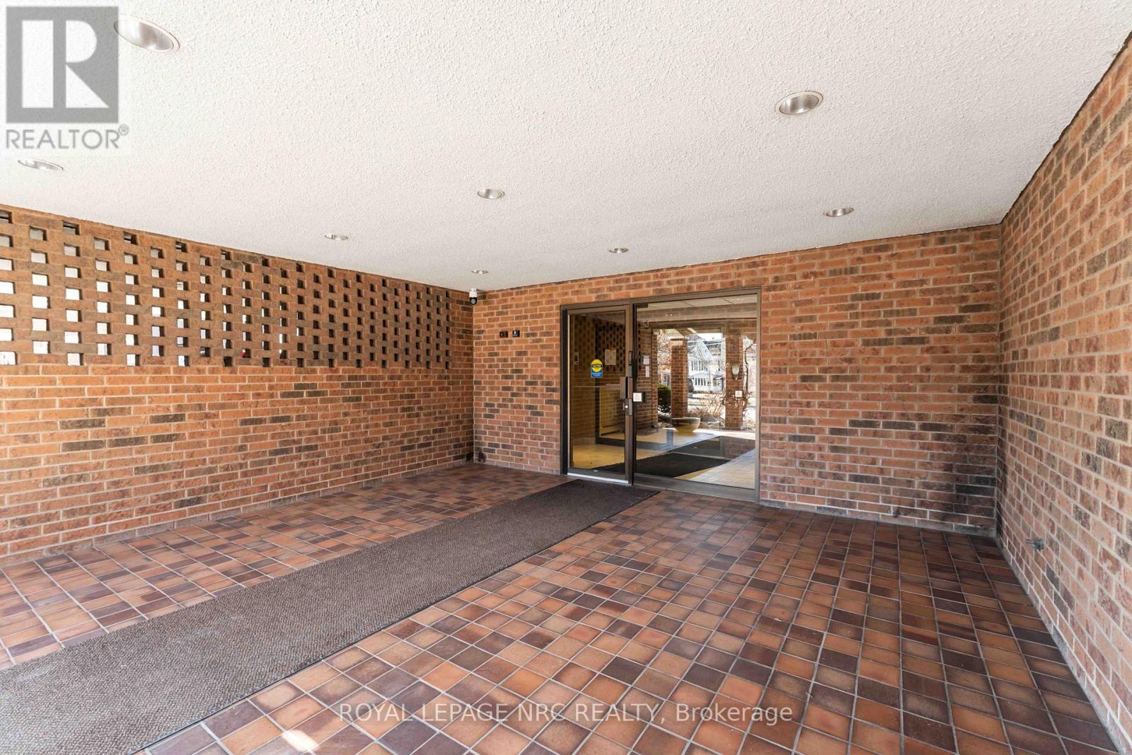 703 - 141 Church Street, St. Catharines, Ontario  L2R 7L7 - Photo 4 - X12867904