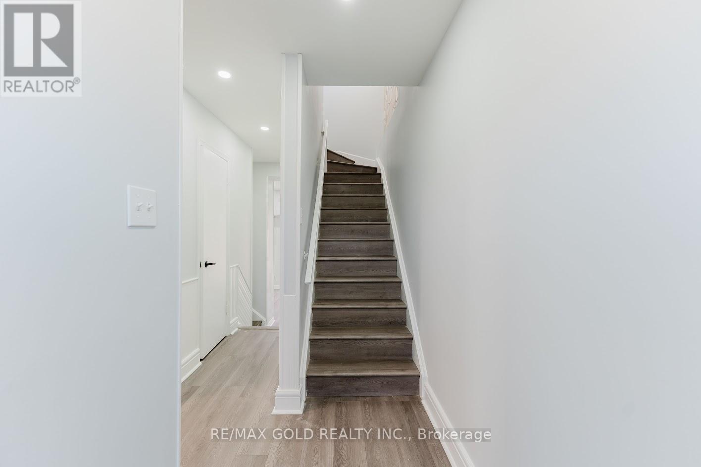 16 Crawford Drive, Brampton, Ontario  L6V 2C7 - Photo 16 - W12867746