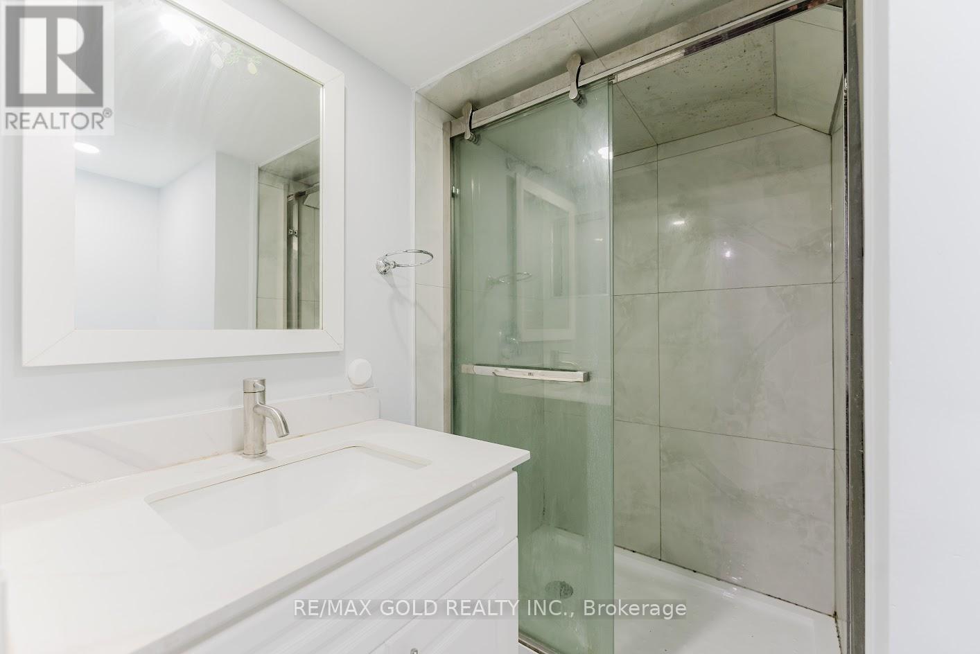 16 Crawford Drive, Brampton, Ontario  L6V 2C7 - Photo 39 - W12867746