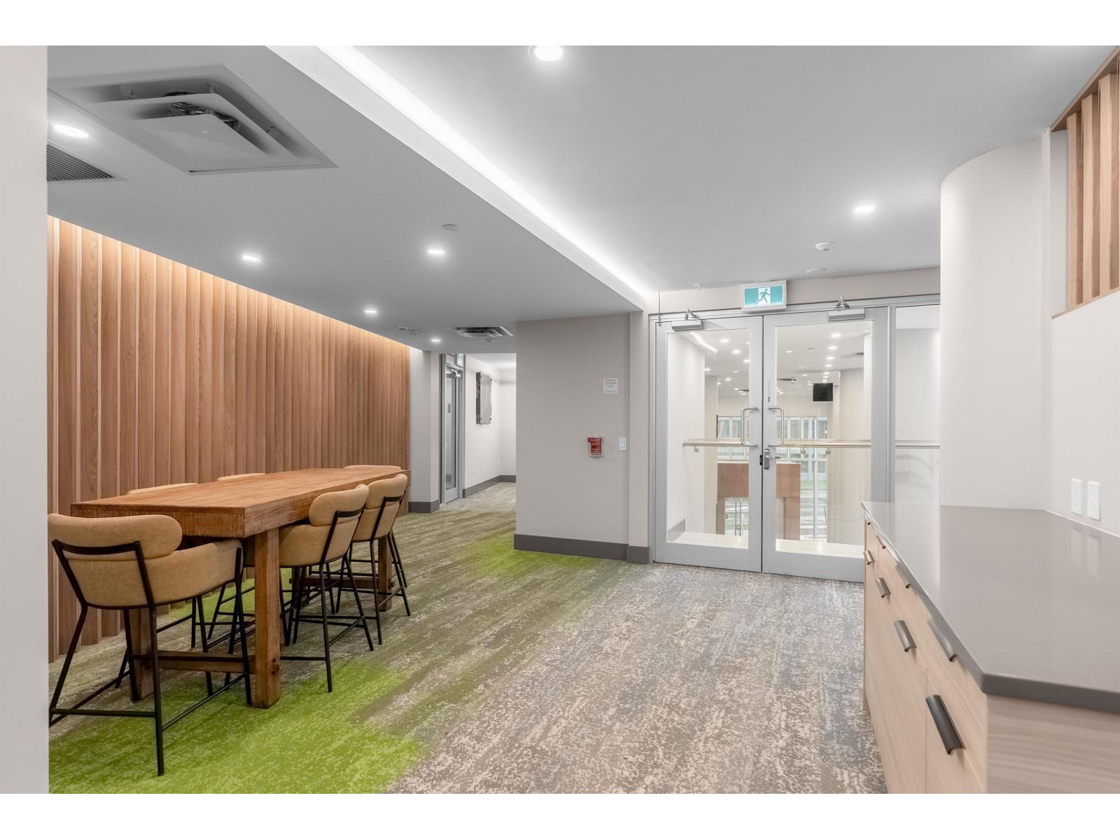 1104 10428 Whalley Boulevard, Surrey, British Columbia  V3T 0W2 - Photo 23 - R3098269