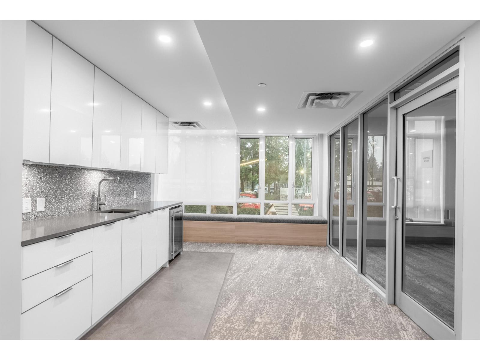 1104 10428 Whalley Boulevard, Surrey, British Columbia  V3T 0W2 - Photo 24 - R3098269