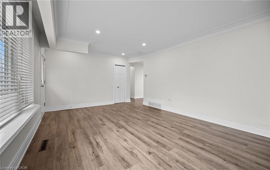 11 Rockwood Avenue, St. Catharines, Ontario  L2P 1E3 - Photo 8 - 40794830