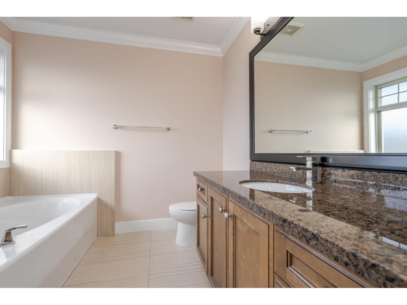 19586 72a Avenue, Surrey, British Columbia  V4N 3E8 - Photo 22 - R3098212