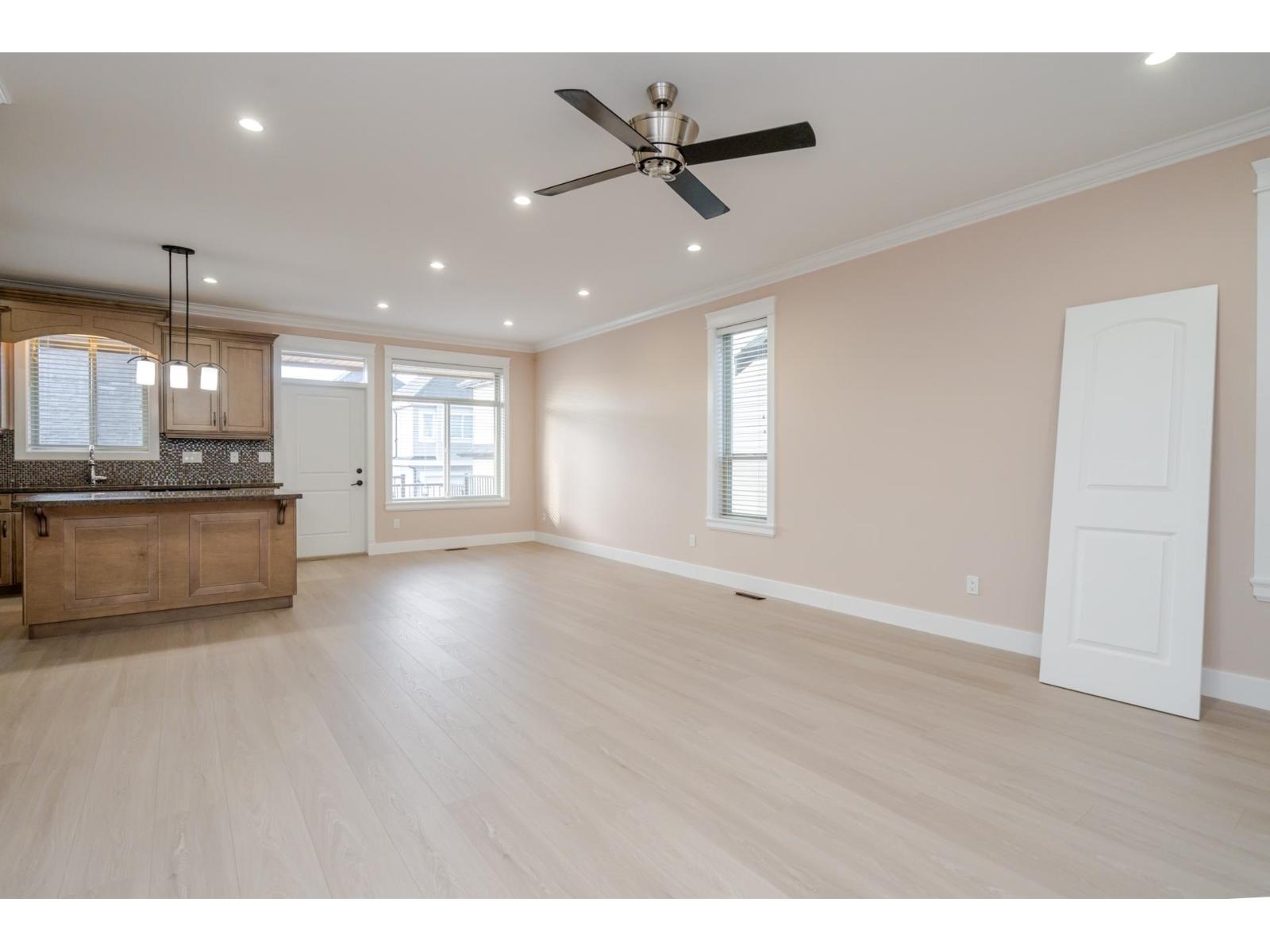 19586 72a Avenue, Surrey, British Columbia  V4N 3E8 - Photo 8 - R3098212