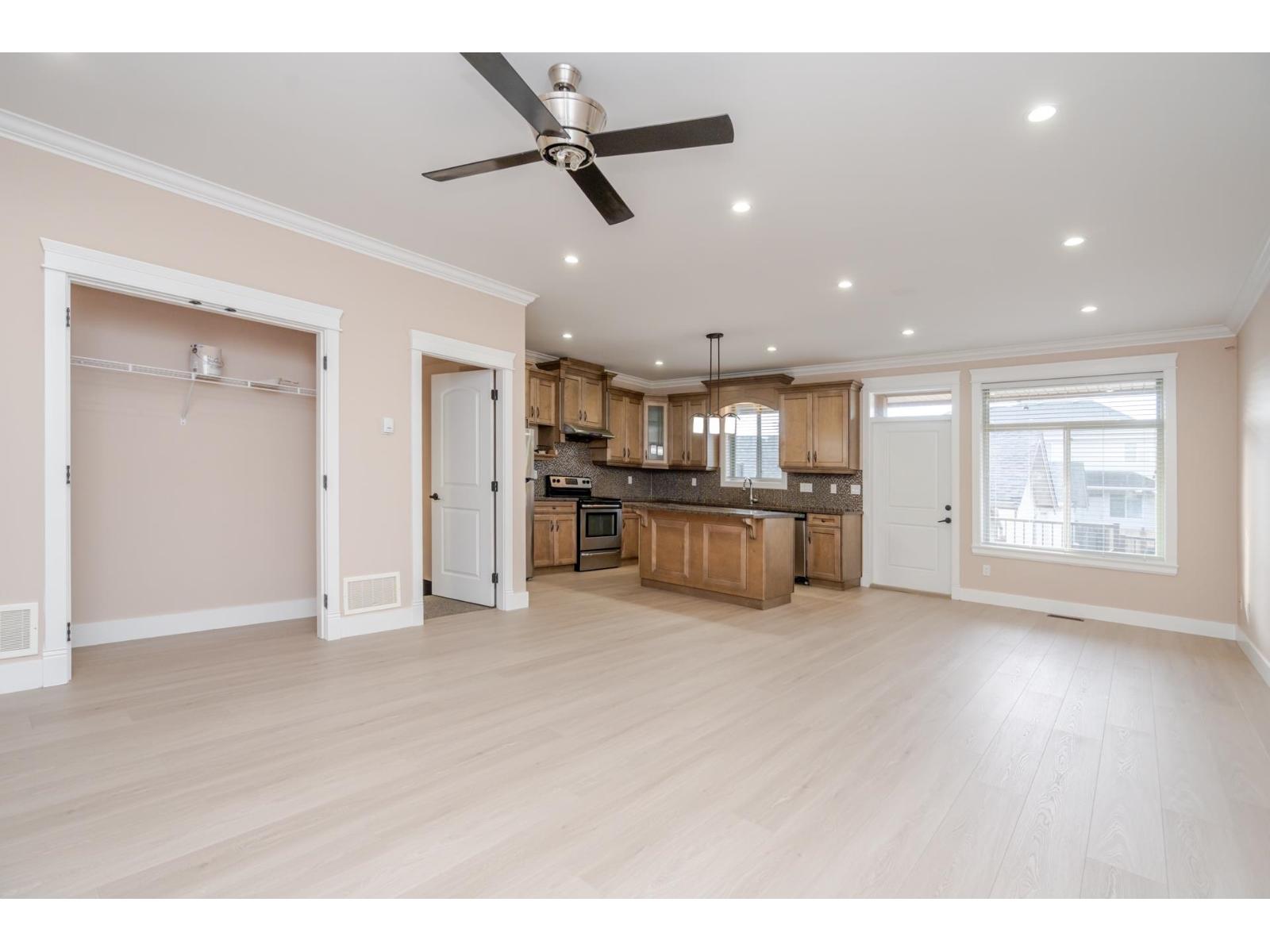 19586 72a Avenue, Surrey, British Columbia  V4N 3E8 - Photo 10 - R3098212