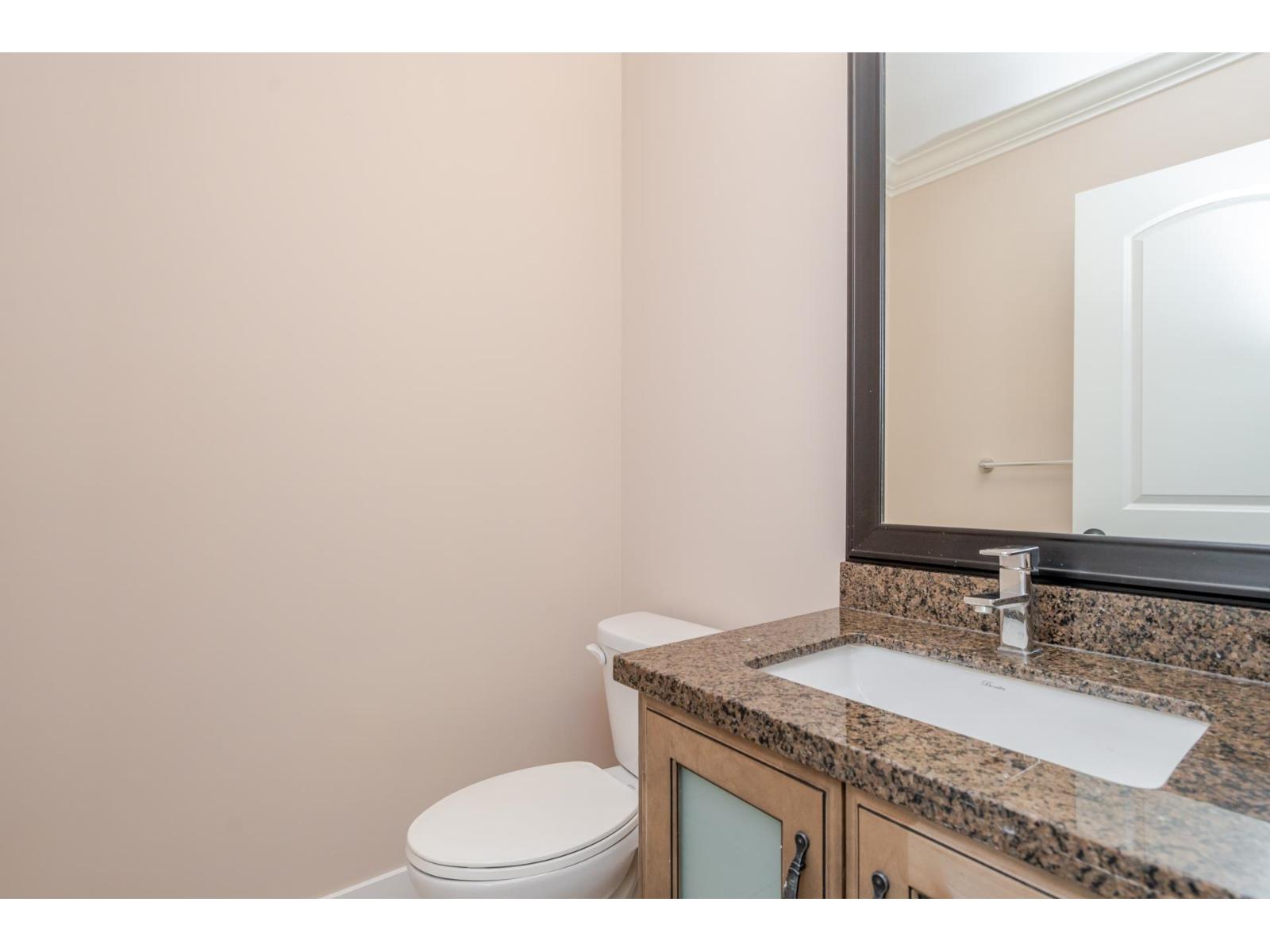 19586 72a Avenue, Surrey, British Columbia  V4N 3E8 - Photo 7 - R3098212