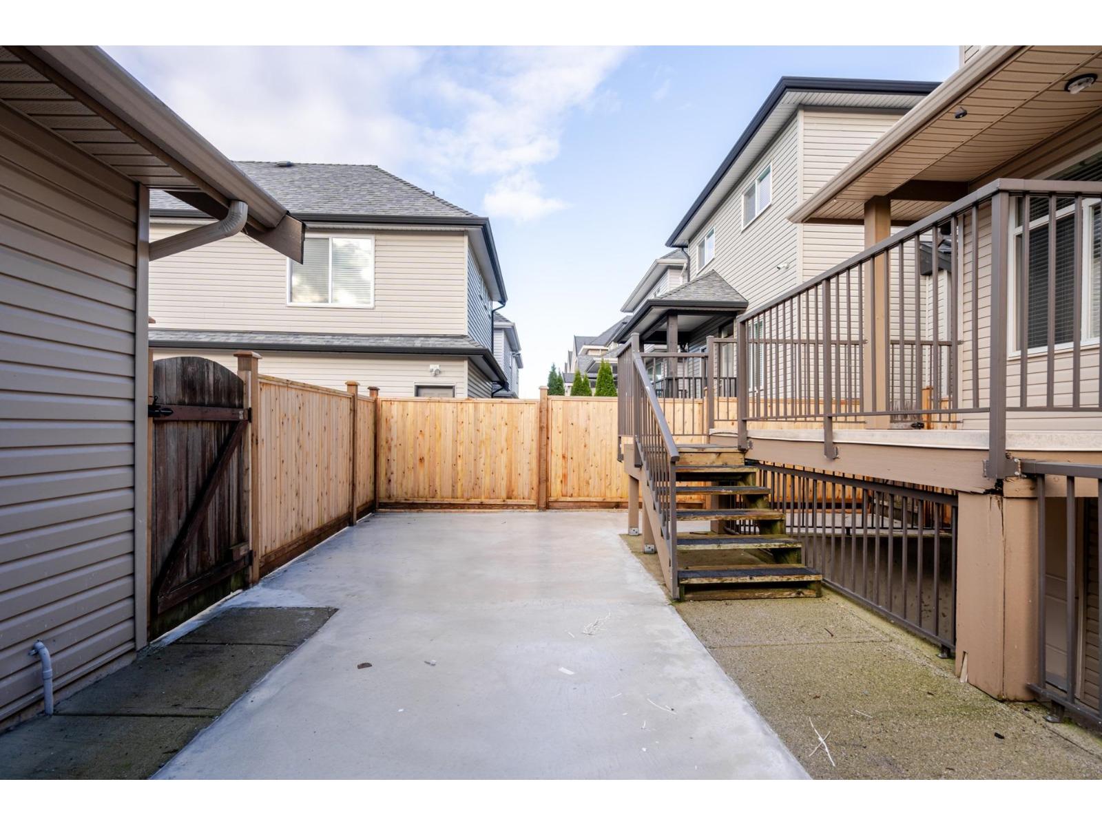 19586 72a Avenue, Surrey, British Columbia  V4N 3E8 - Photo 39 - R3098212