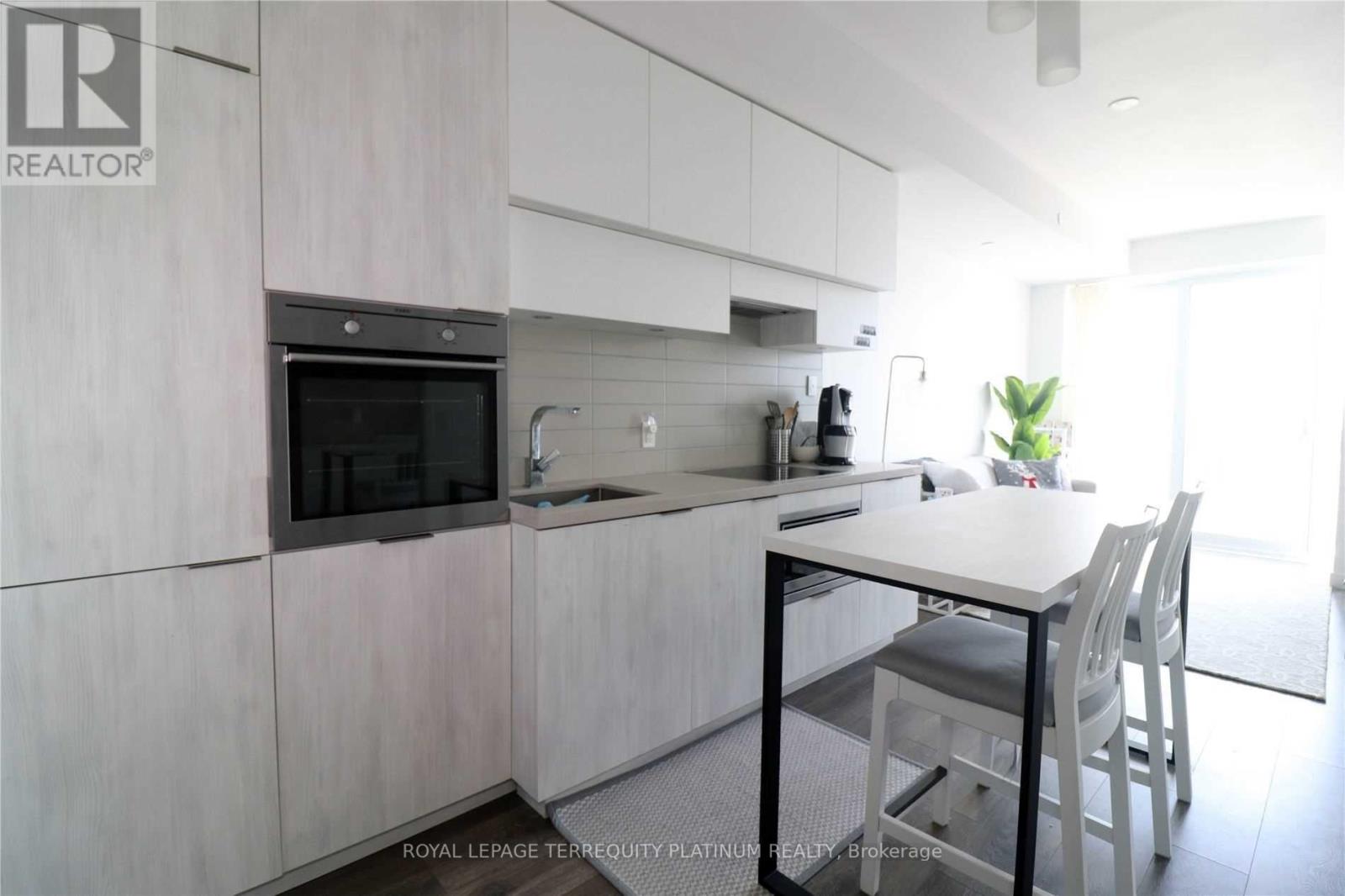 2007 - 8 EGLINTON AVENUE E, Toronto, Ontario