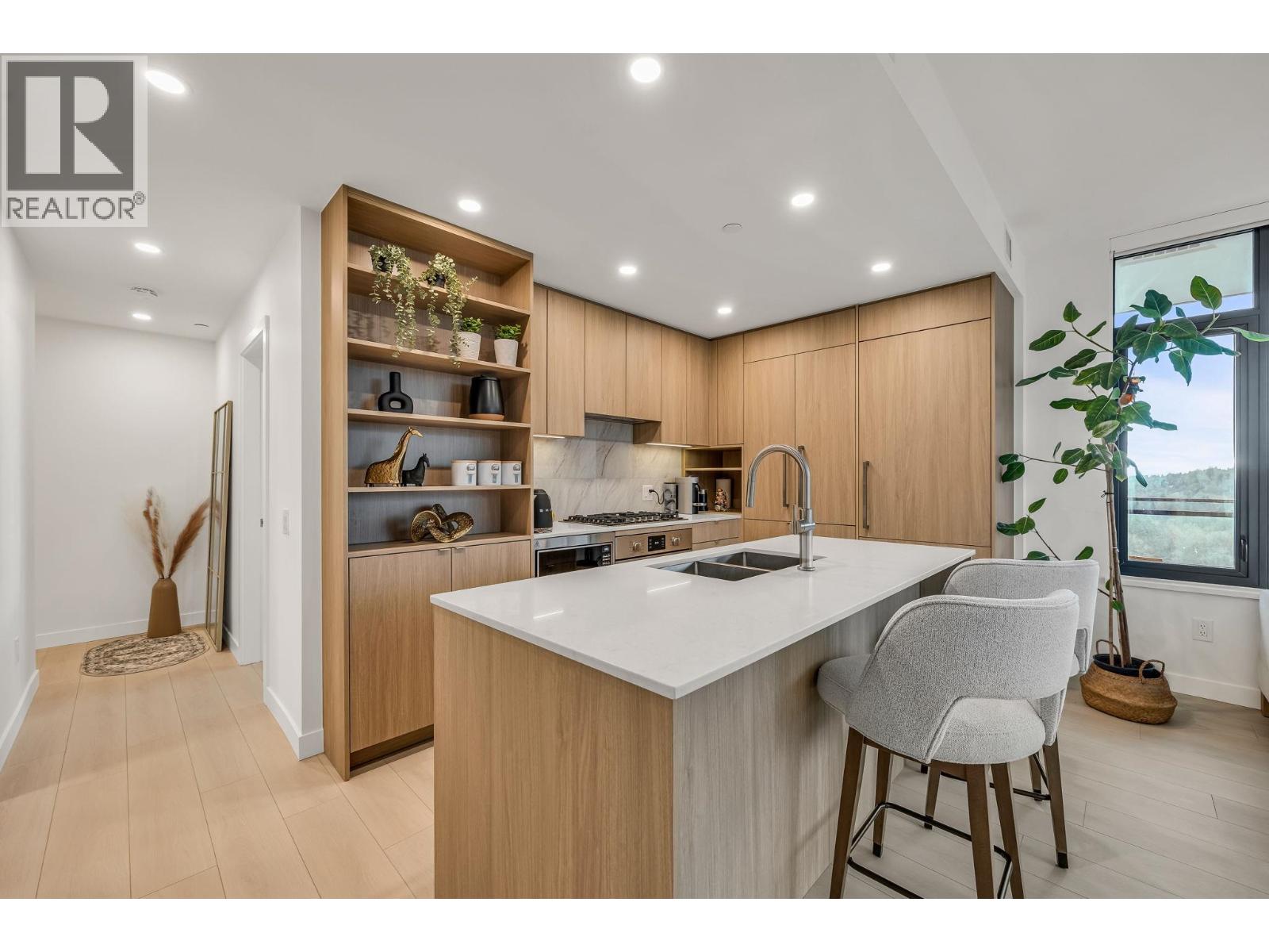 1705 626 Claremont Street, Coquitlam, British Columbia  V3J 0T1 - Photo 4 - R3098045