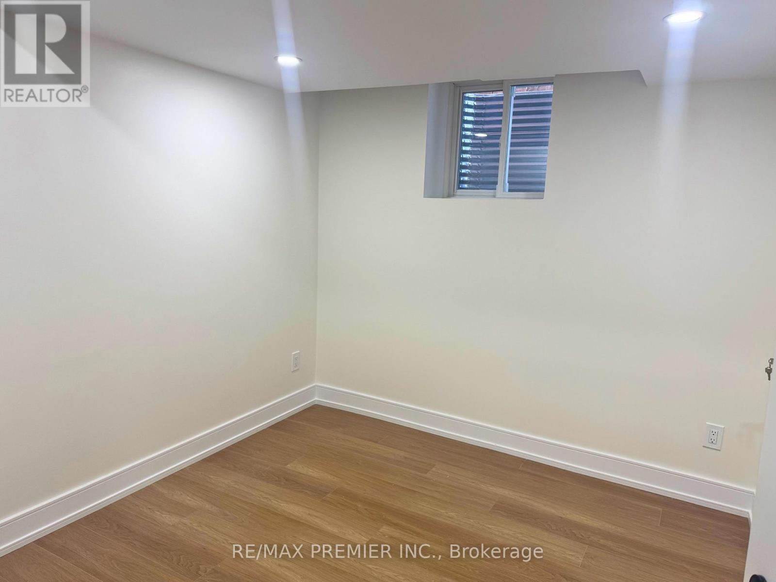 39 Walls Crescent, New Tecumseth (Tottenham), Ontario  L0G 1W0 - Photo 11 - N12868042