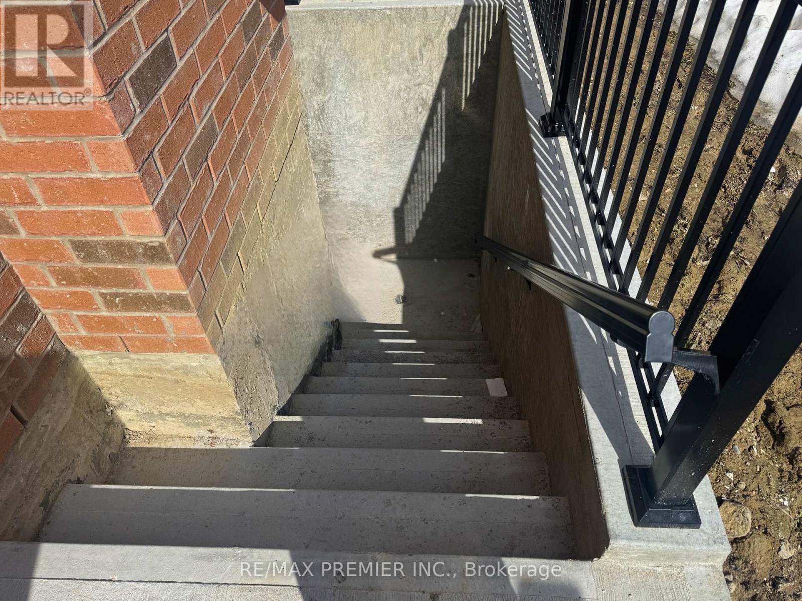 39 Walls Crescent, New Tecumseth (Tottenham), Ontario  L0G 1W0 - Photo 13 - N12868042