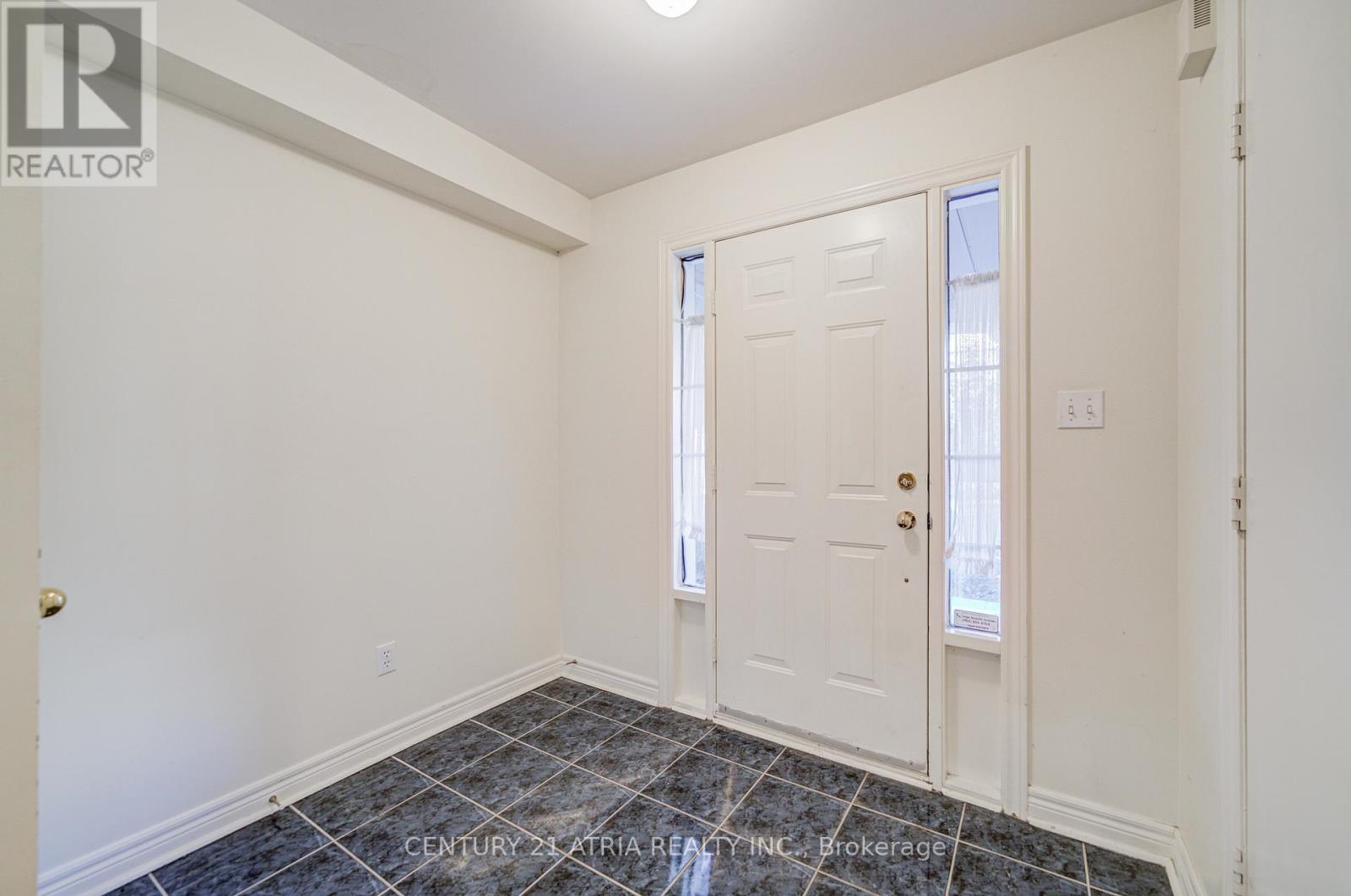 108 - 190 Harding Boulevard W, Richmond Hill, Ontario  L4C 0J9 - Photo 3 - N12868044