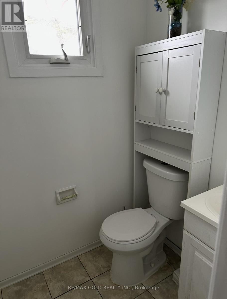 3769 Brandon Gate Drive, Mississauga, Ontario  L4T 3N1 - Photo 13 - W12846636