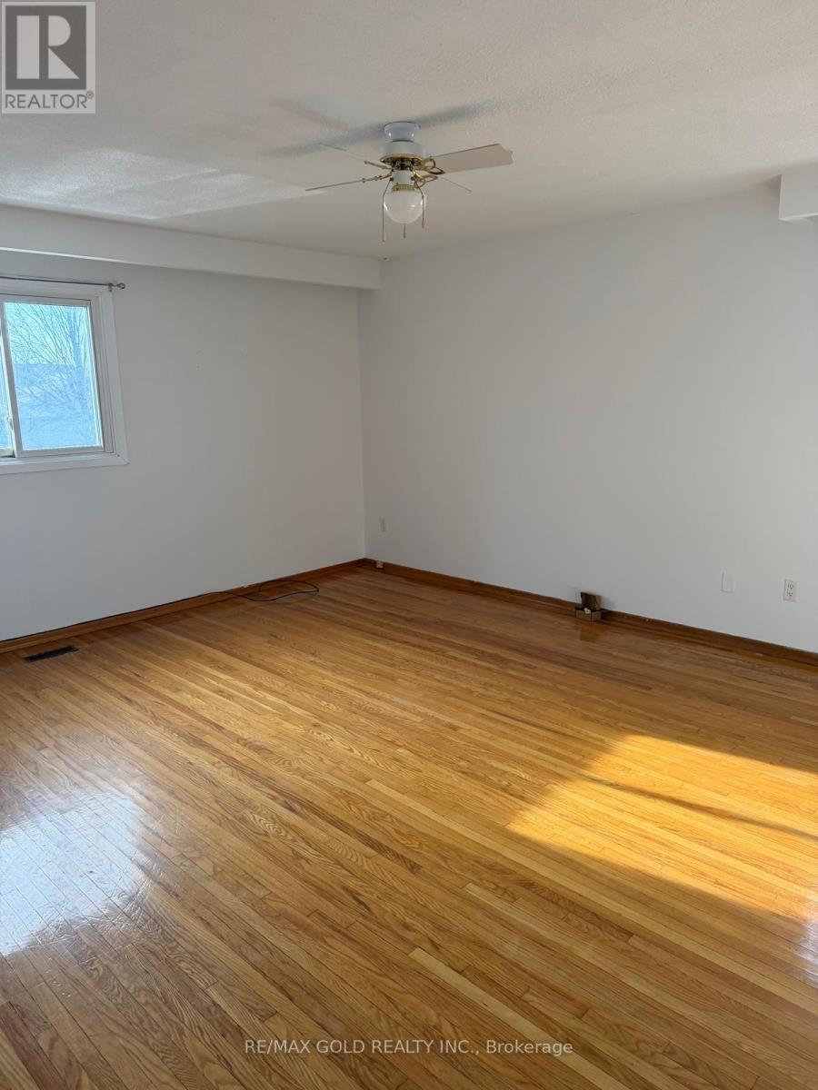 3769 Brandon Gate Drive, Mississauga, Ontario  L4T 3N1 - Photo 17 - W12846636