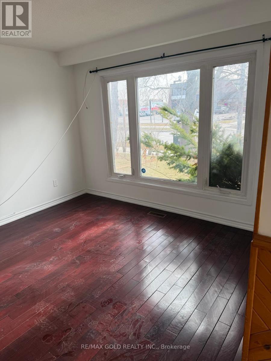 3769 Brandon Gate Drive, Mississauga, Ontario  L4T 3N1 - Photo 5 - W12846636