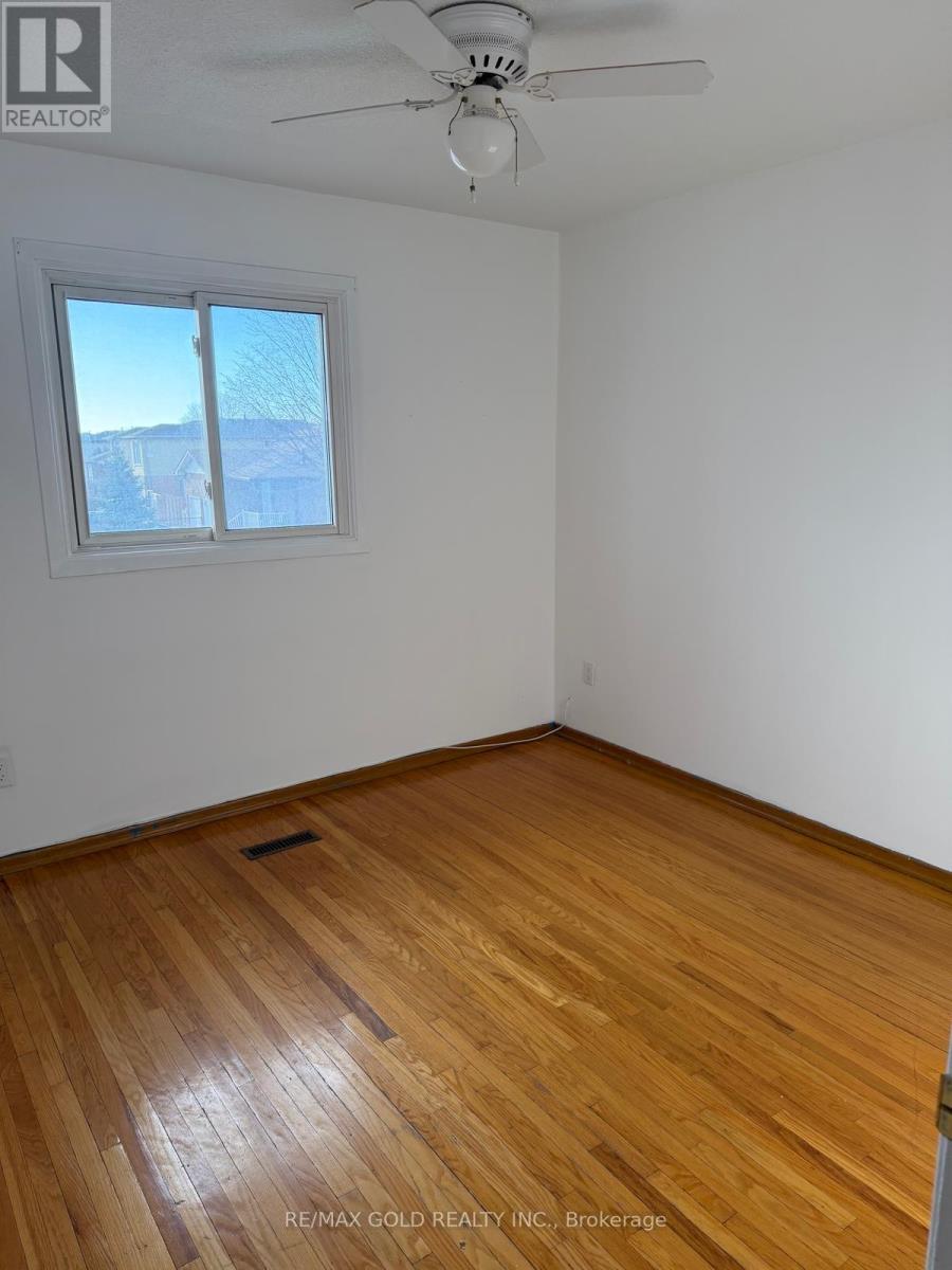 3769 Brandon Gate Drive, Mississauga, Ontario  L4T 3N1 - Photo 9 - W12846636